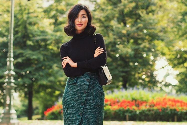 Cara Mengenakan Rok Pensil yang Cantik