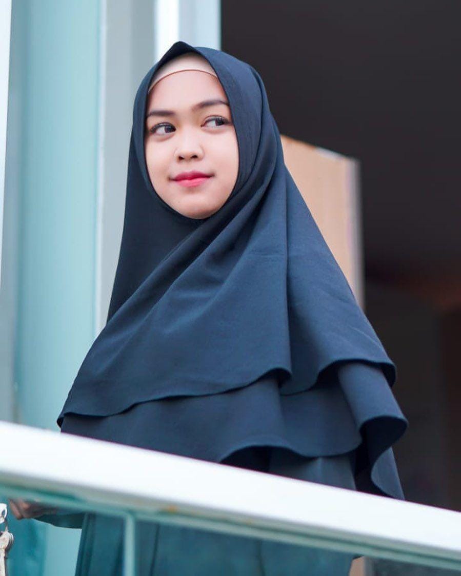 Instagram.com/riaricis1795