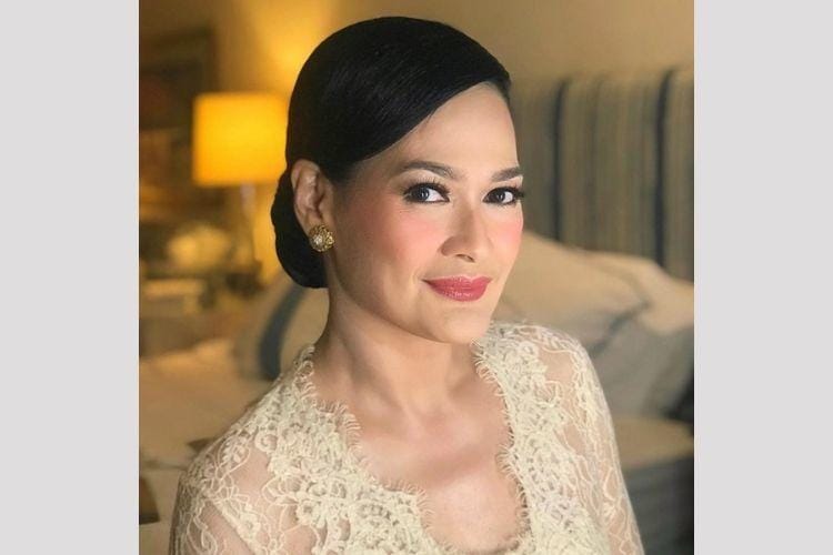Donna Harun dan 5 Artis yang Menikah di Usia 40-an Tahun