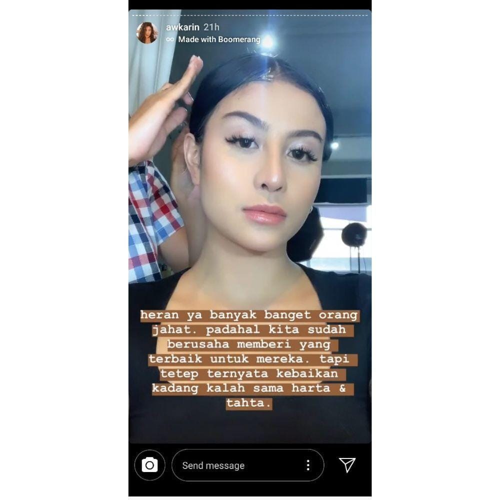 Instagram.com/Awkarin