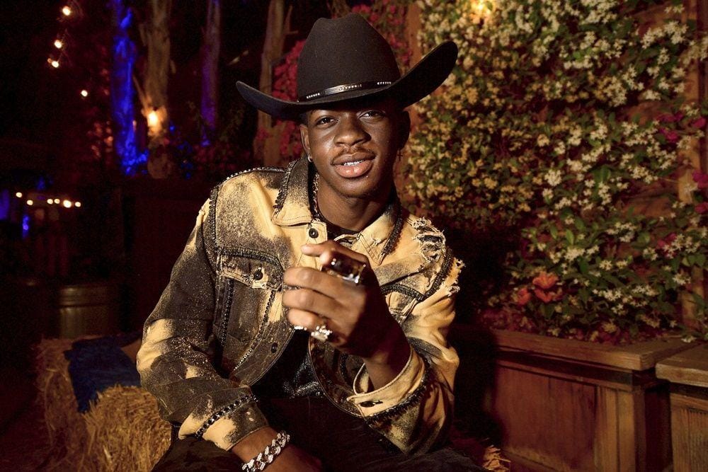 Betah di Puncak Hot 100, Ini Lirik Lagu 'Old Town Road' Lil Nas X