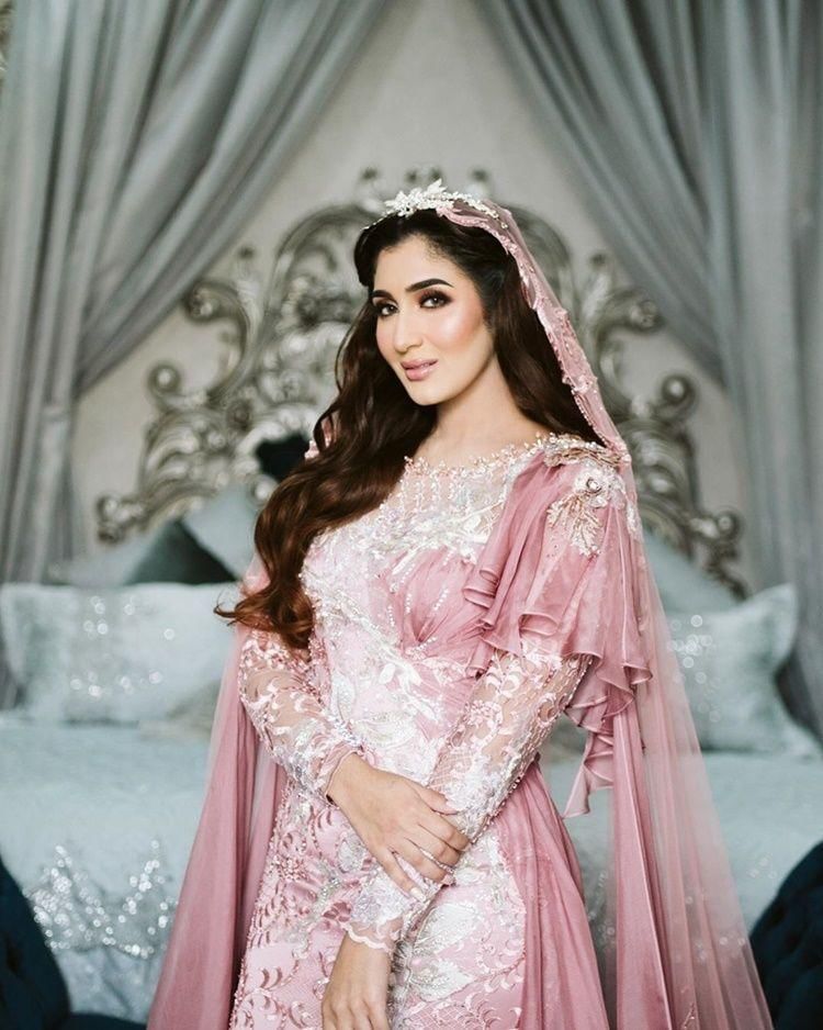 Instagram.com/tanianadiraa, venemapictures