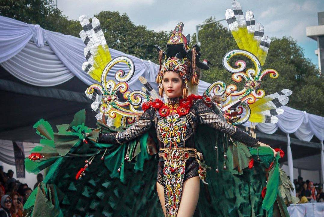 Instagram.com/claurakiehl