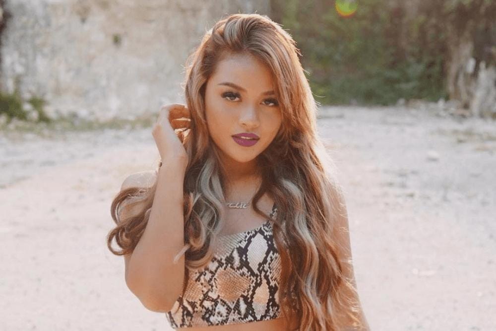 Instagram.com/@aurelie.hermansyah