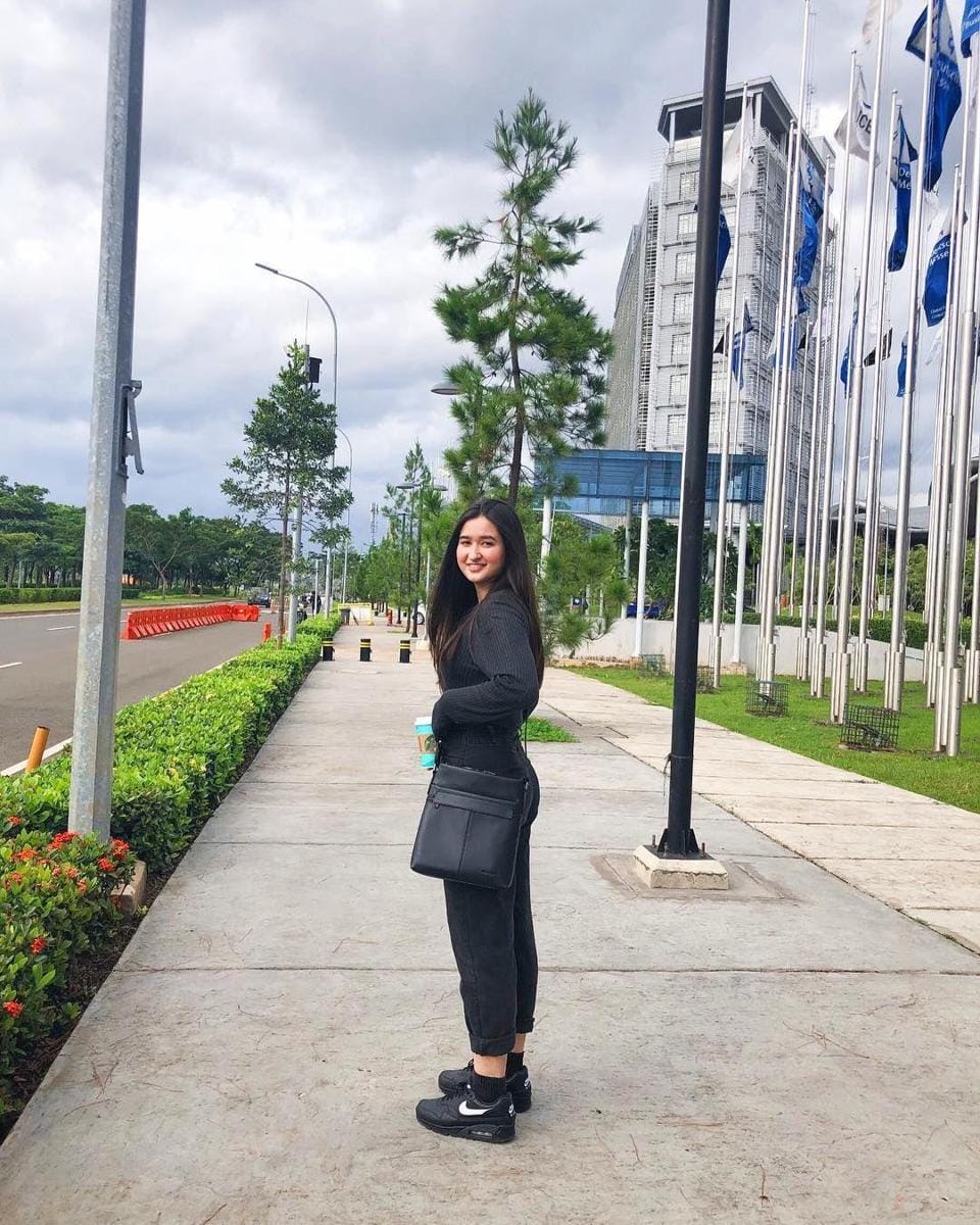 Instagram.com/stephaniepoetri