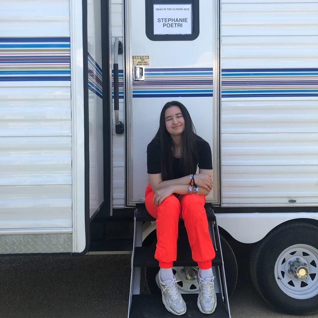 Instagram.com/stephaniepoetri