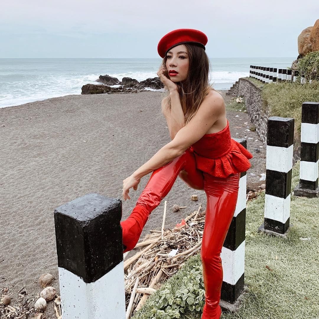 Instagram.com/jenniferbachdim