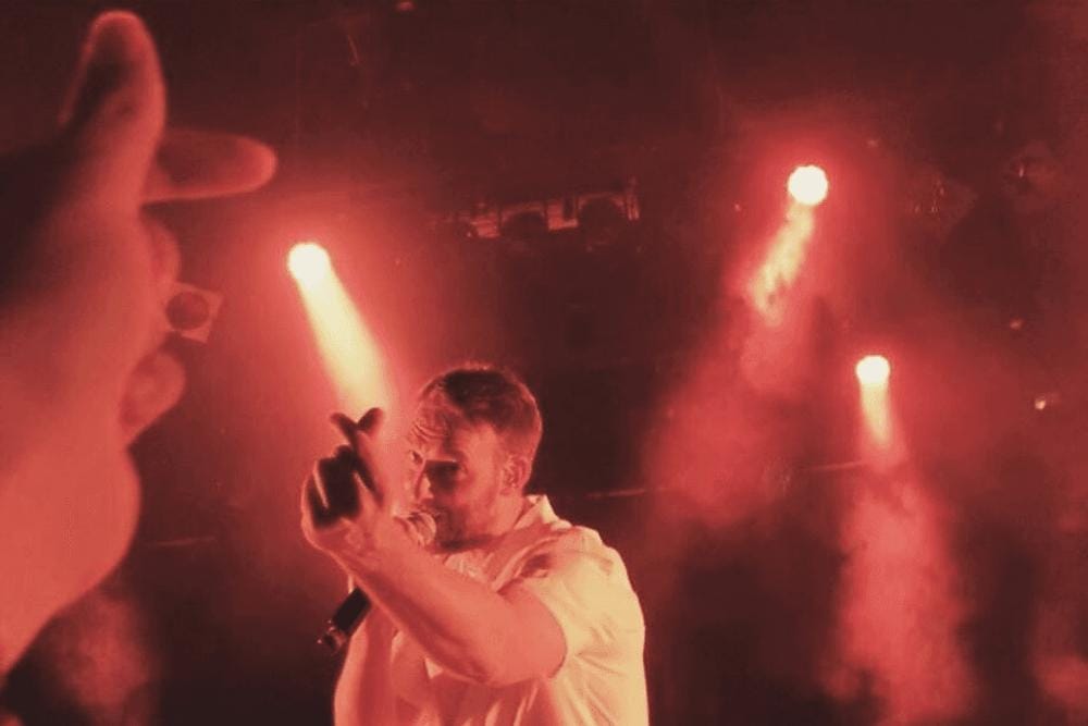 Instagram.com/@hellohonne