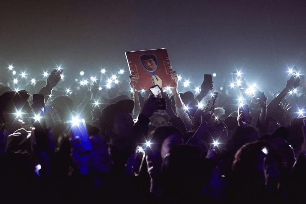 Instagram.com/@hellohonne