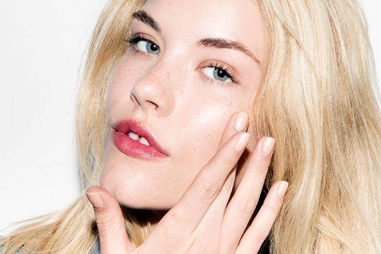 intothegloss.com