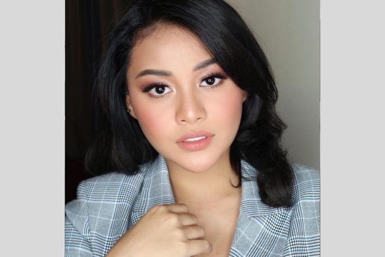 Instagram.com/@aurelie.hermansyah