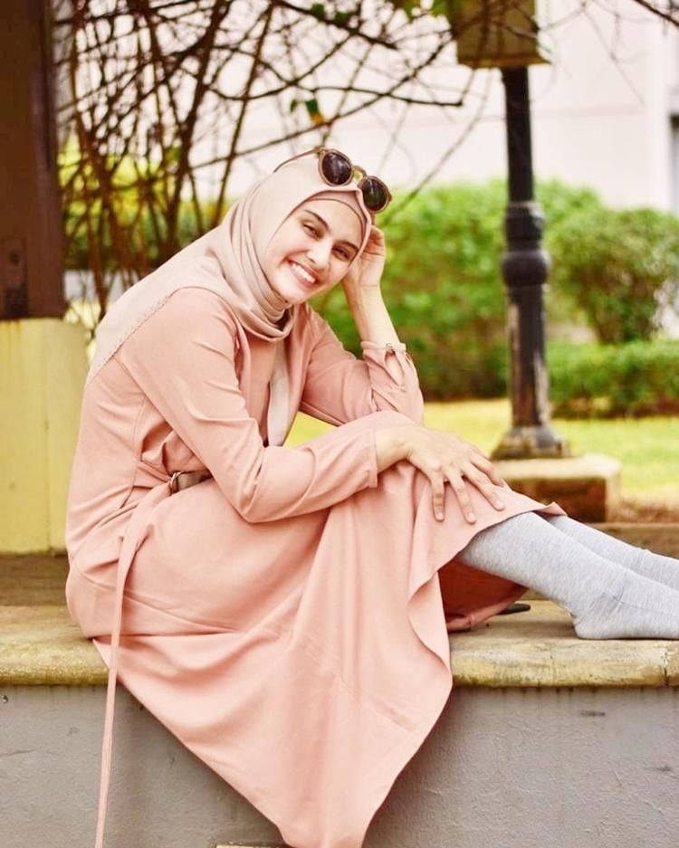 Instagram.com/zeezeeshahab