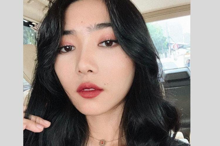 Instagram.com/@isyanasarasvati