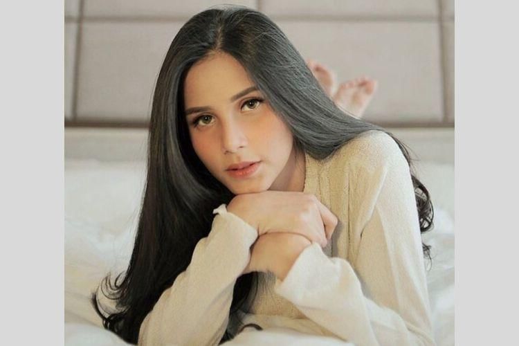 Instagram.com/@yunitasiregar