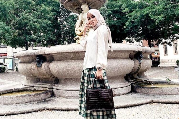 Berapa Harga 1 Look ini: Olla Ramlan