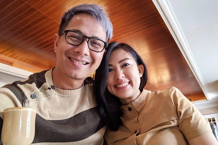 2 Bulan Lagi Menikah, Ini 10 Fakta Calon Istri Delon Thamrin