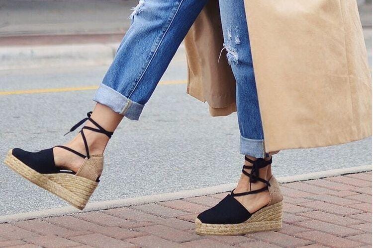Cara Membersihkan Sepatu Espadrilles yang Benar