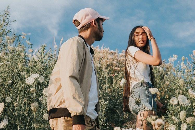 5 Tingkah Perempuan yang Bisa Bikin Lelaki Deg-degan Setengah Mati
