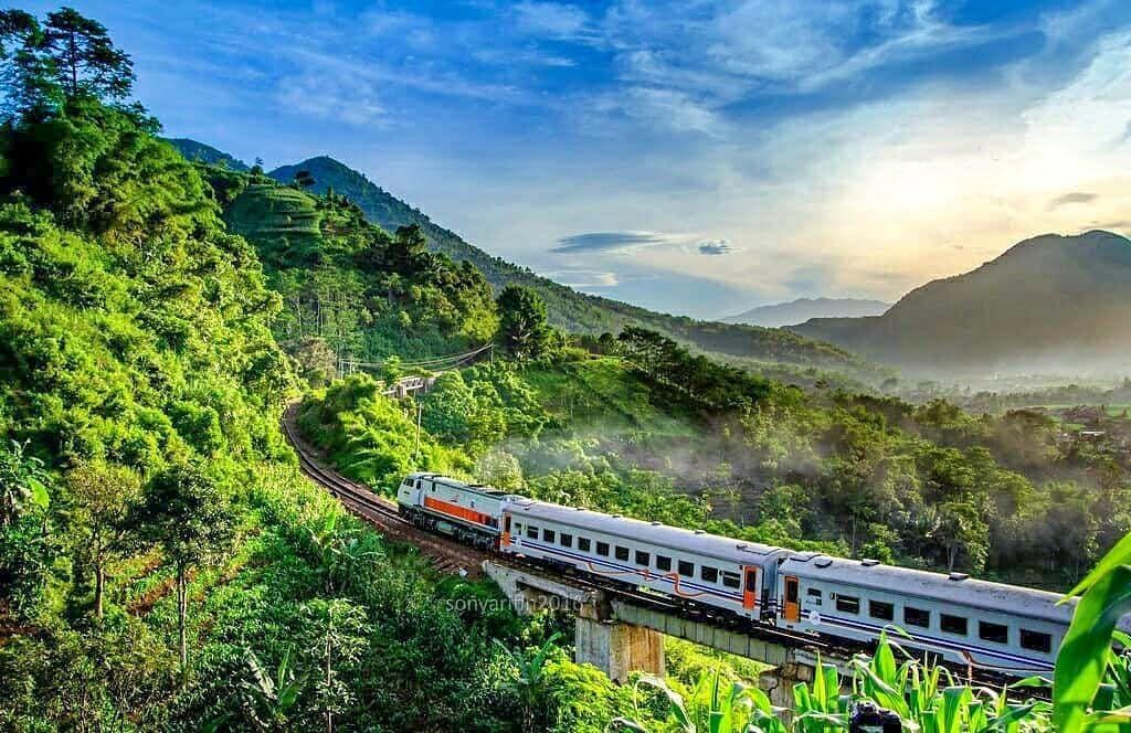 Instagram.com/keretaapikita