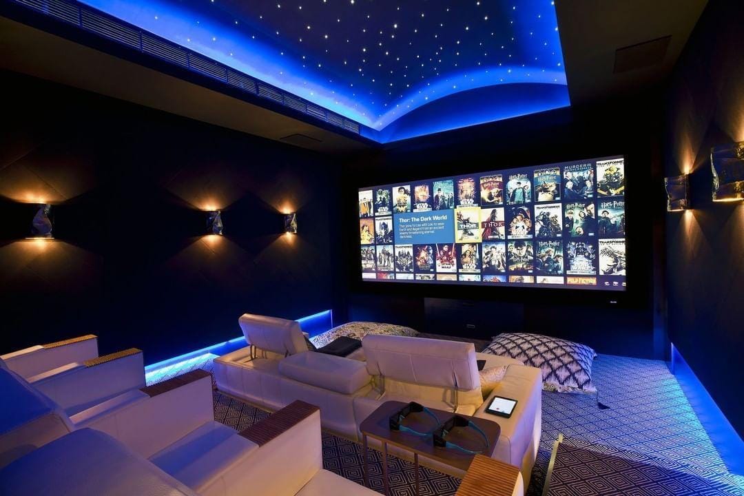9 Inspirasi Home Theater di Rumah Untuk Si Hobi Nonton