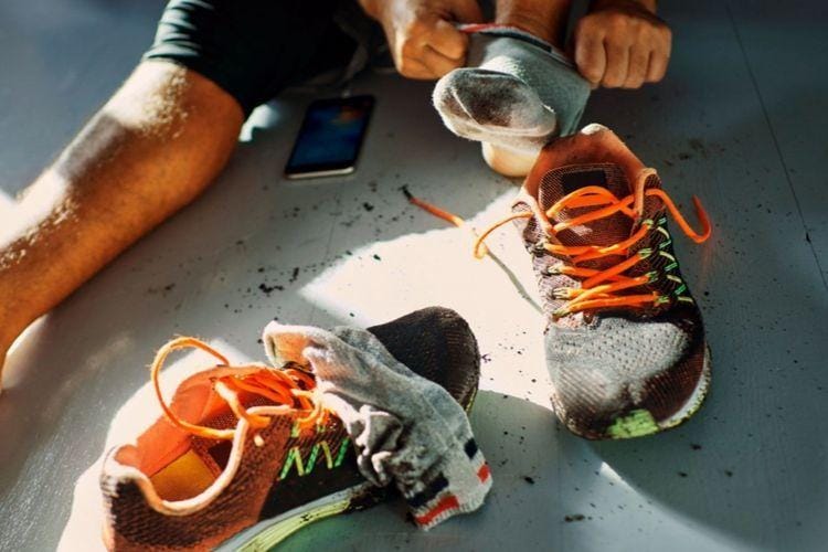 Anti Ribet! Ini Cara Simpel Mengusir Bau pada Sepatu