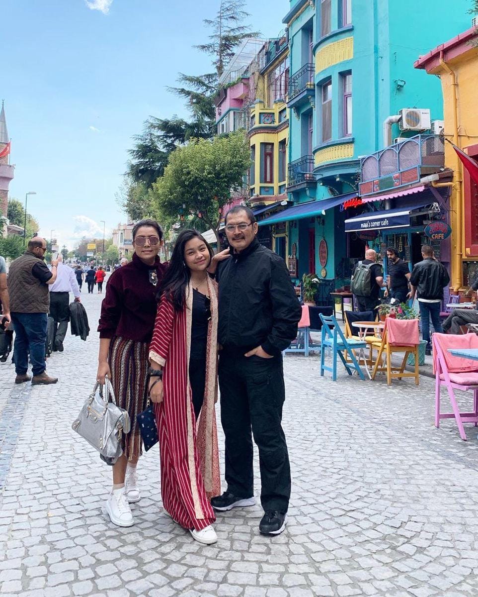 Instagram.com/mayangsaritrihatmodjoreal