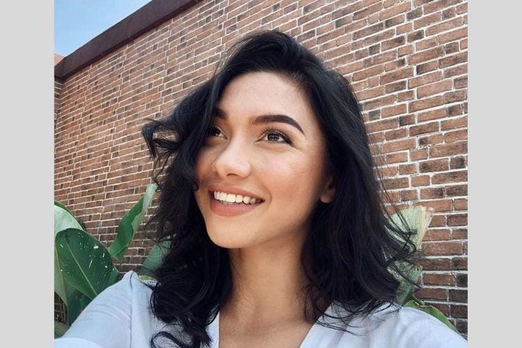 instagram.com/@angelagilsha