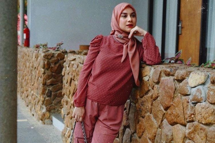 Berapa Harga 1 Look Ini: Irish Bella