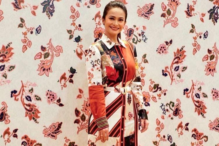 Berapa Harga 1 Look Ini: Ersa Mayori