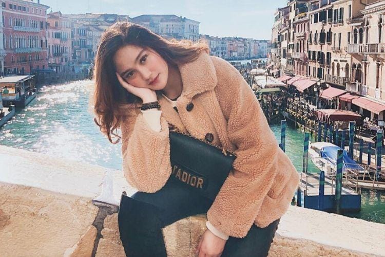 Berapa Harga 1 Look Ini: Salshabilla Adriani