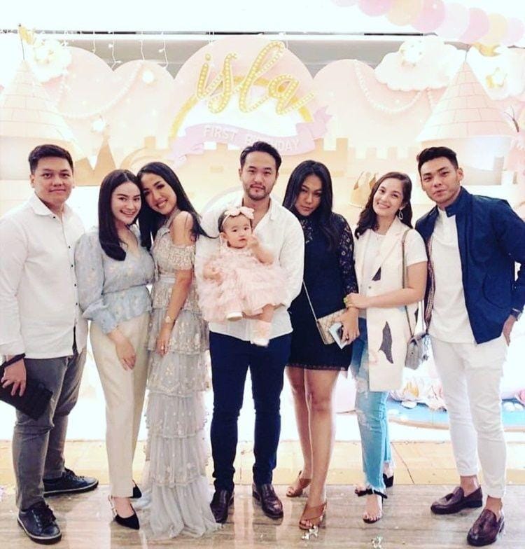 Instagram.com/elizabethkardinal