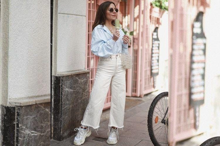 Trik Jitu Mencuci Jeans Putih Supaya Tetap Awet!