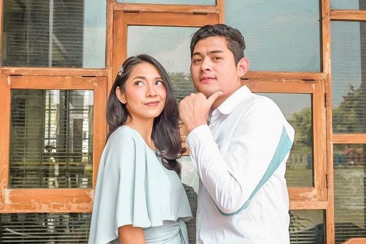 Curi Perhatian, 8 Artis Ini Unggah Foto Bareng Mantan Pacar
