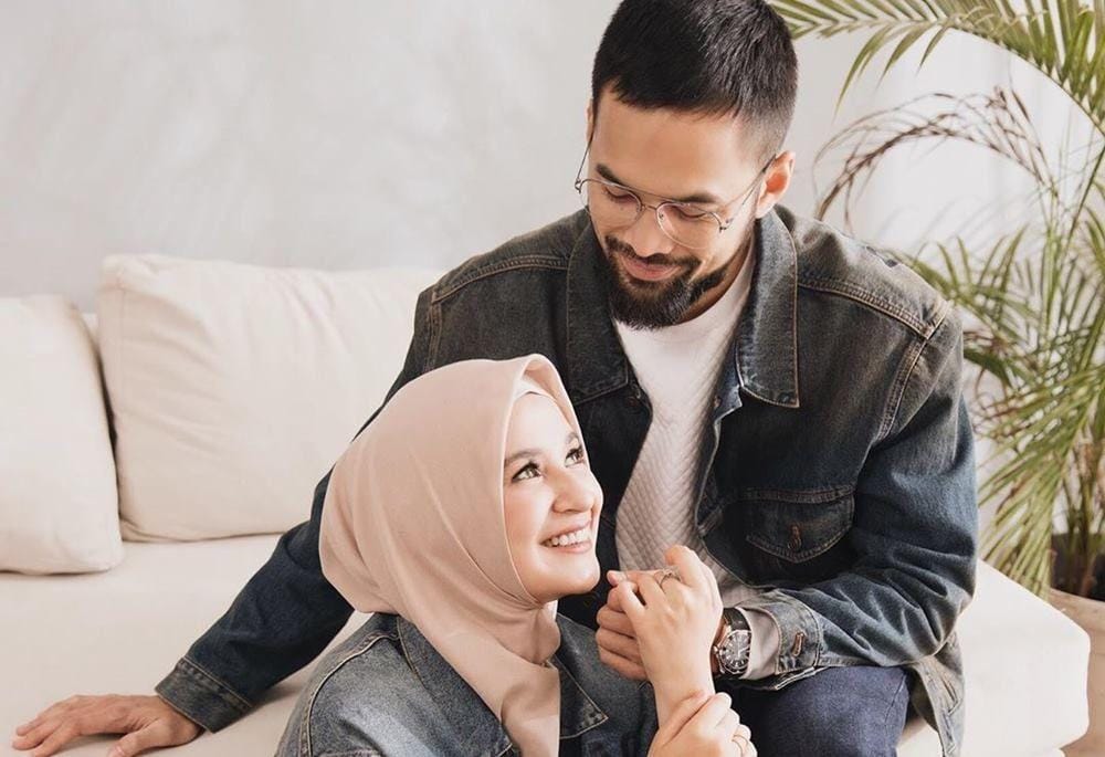 10 Potret Bahagia Artis dengan Pasangannya yang Keturunan Arab