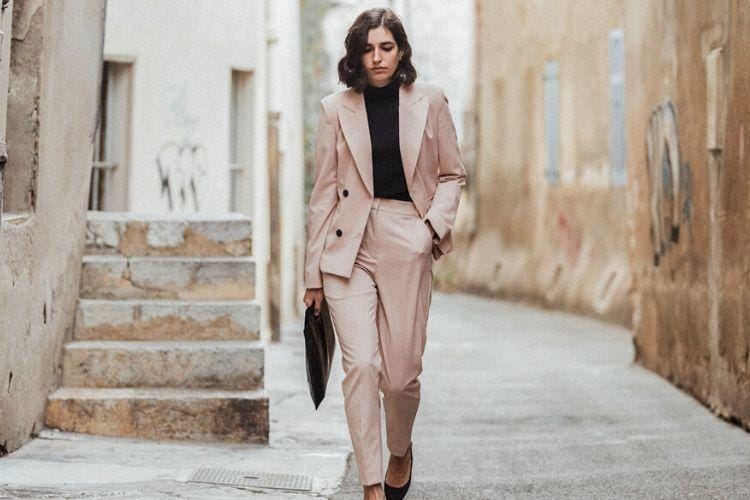 Cara Mudah Mix & Match Turtleneck dan Blazer