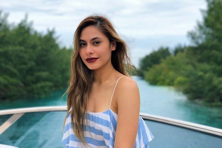 Instagram.com/valerieethomas