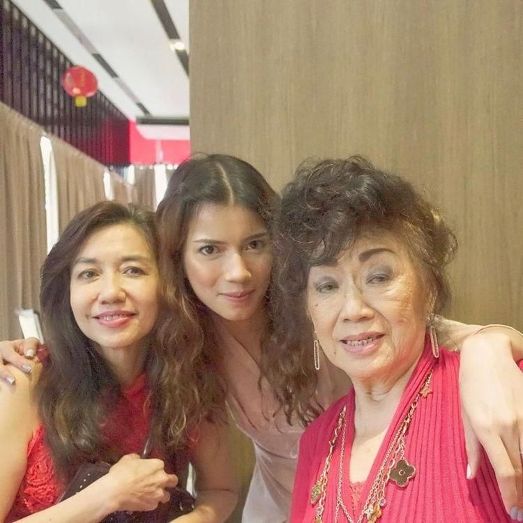 Instagram.com/sabrinachairunnisa_