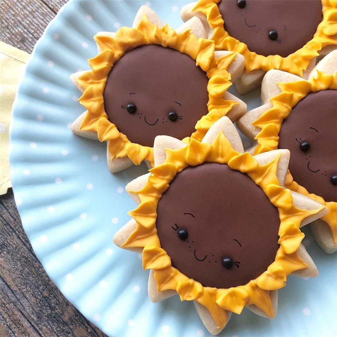 instagram.com/ sueofmunchkinmunchies