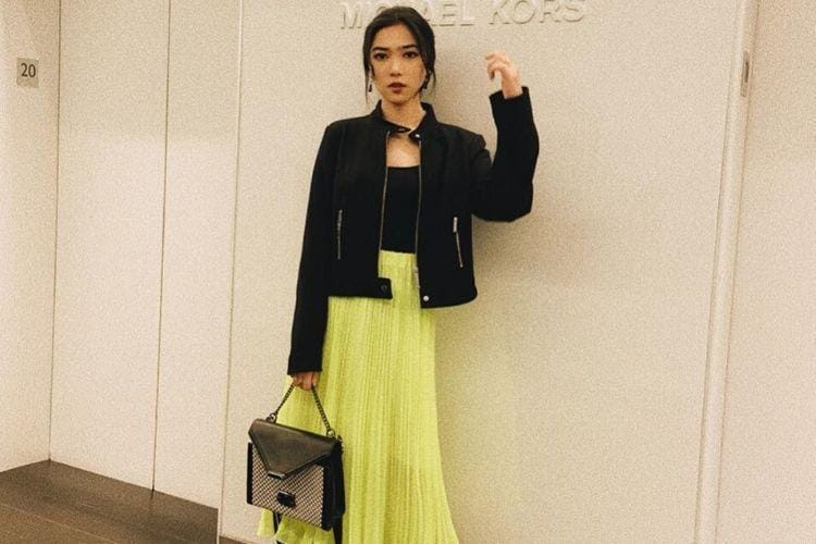 Berapa Harga 1 Look Ini: Isyana Sarasvati