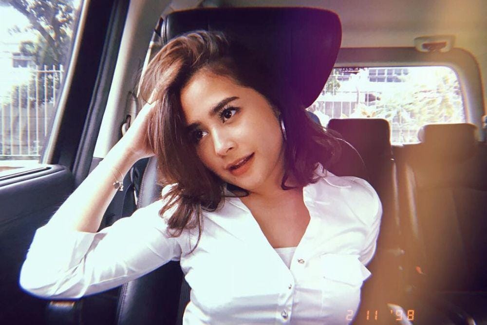 8 Gaya Rambut a la Prilly Latuconsina, Cocok Buat Pipi Chubby