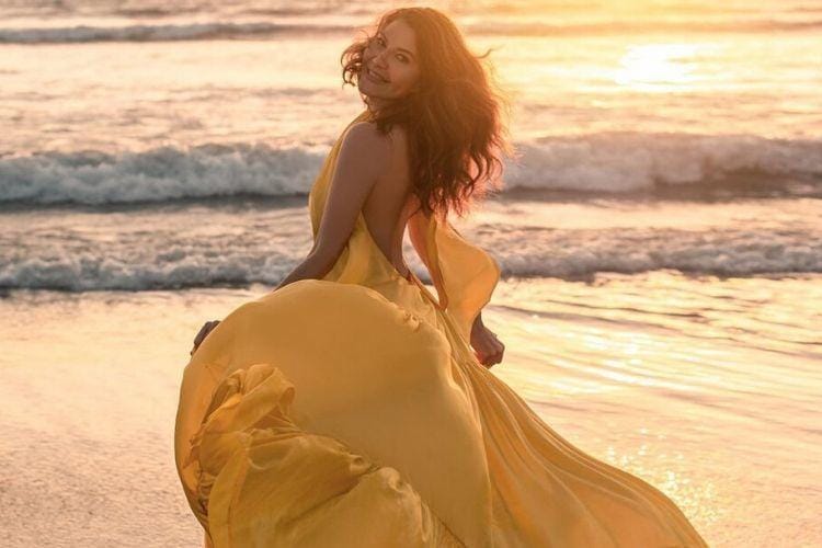Tetap Seksi! Ini Transformasi Gaya Tamara Bleszynski dari Masa ke Masa