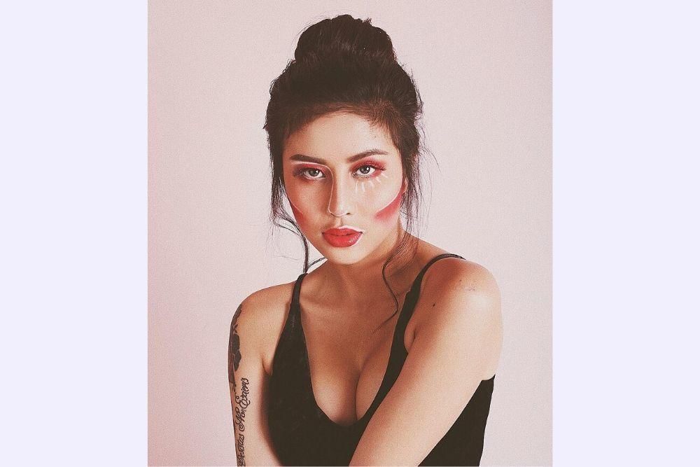 instagram.com/awkarin