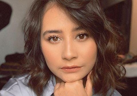 Selain Endy Arfian, Prilly Latuconsina Pernah Dekat dengan 6 Cowok Ini