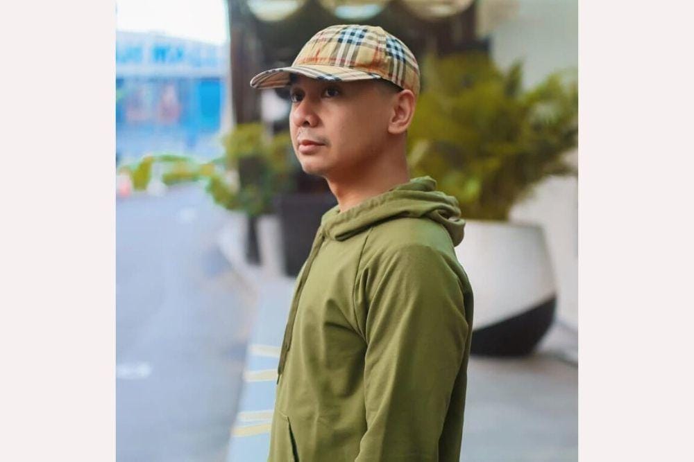 instagram.com/raditya_dika