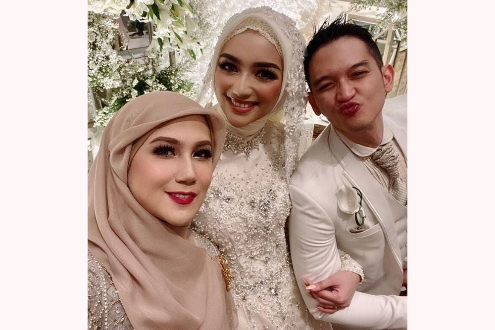 instagram.com/marinizumarnisreal