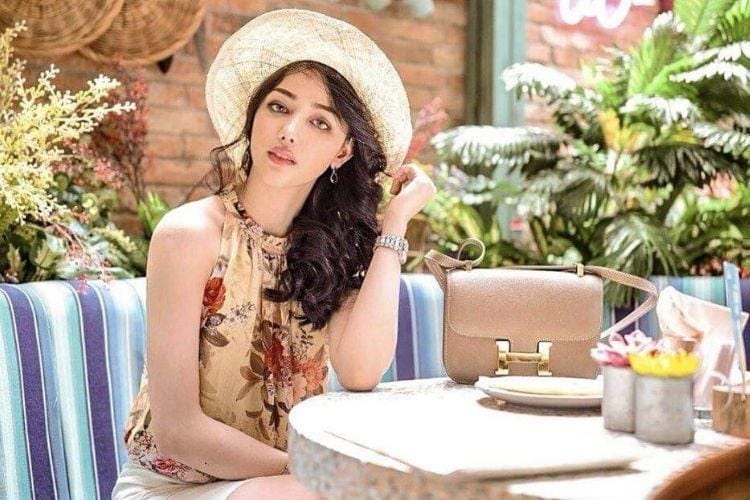 Deretan Gaya Para Pramugari Viral saat Off Duty, Mirip Artis!