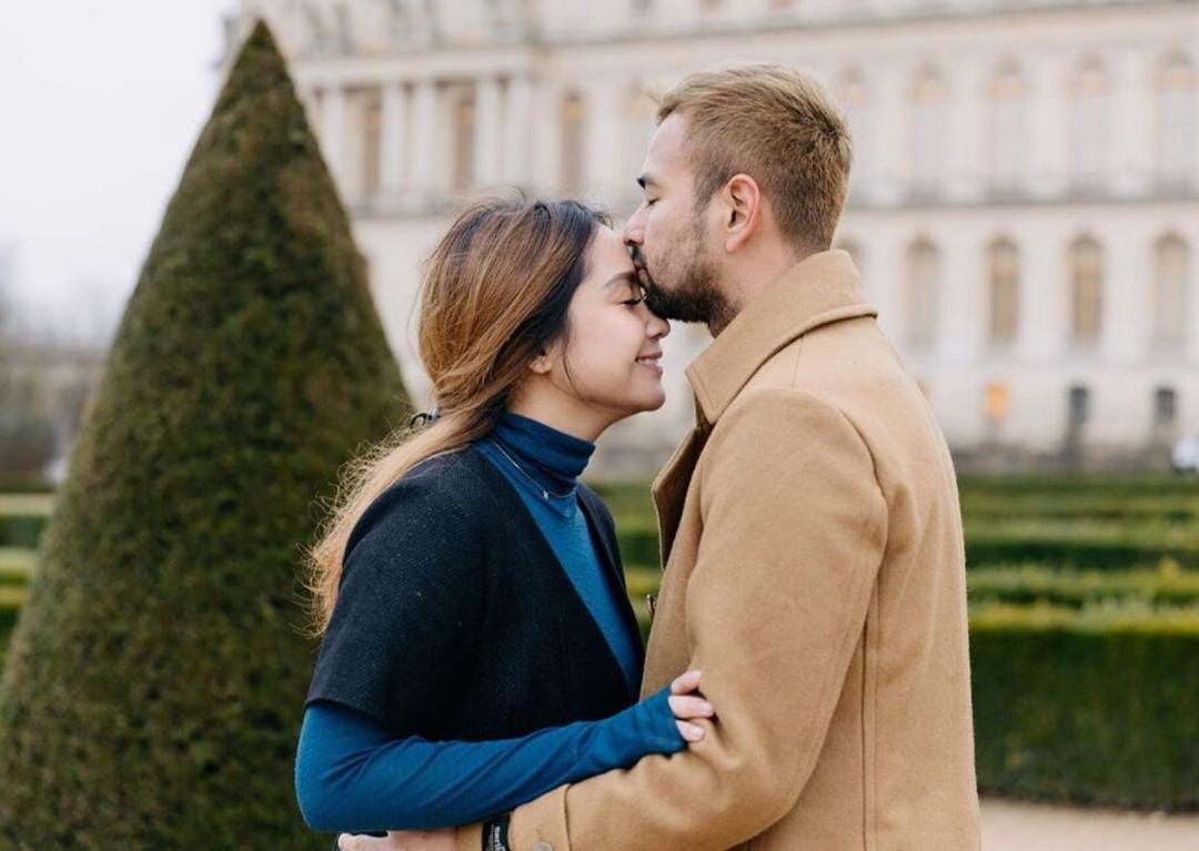 Kunjungi Istana Megah, Ini Potret Liburan Raffi dan Nagita di Paris