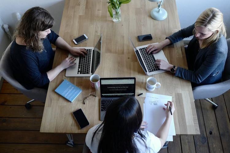 unsplash.com/@cowomen