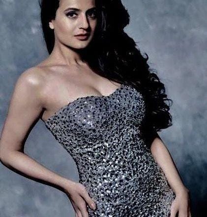 Instagram.com/ameeshapatel9