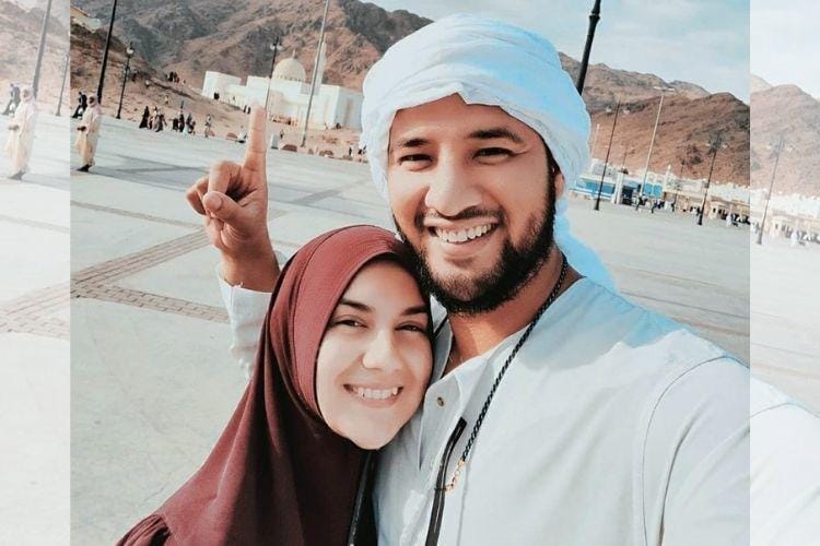 Irish Bella & 10 Artis yang Umrah Bareng Pasangan, Bersahaja!